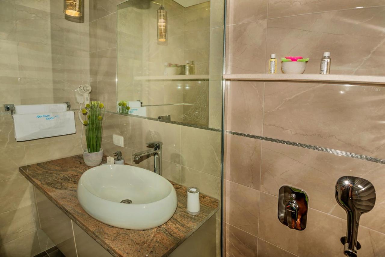 Apartments Vujicic Tivat Exterior photo